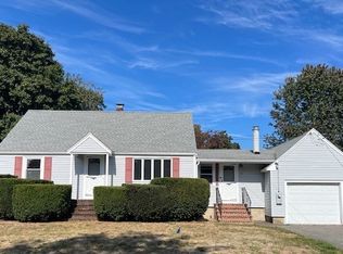 10 Crescent Rd, South Hamilton, MA 01982