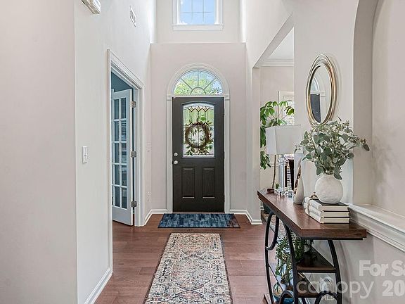 5th image of 13731 Daltrey Ln