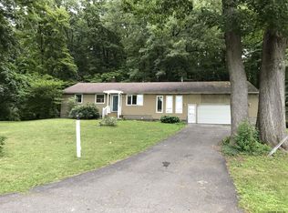 242 Schodack Dr, Castleton, NY 12033