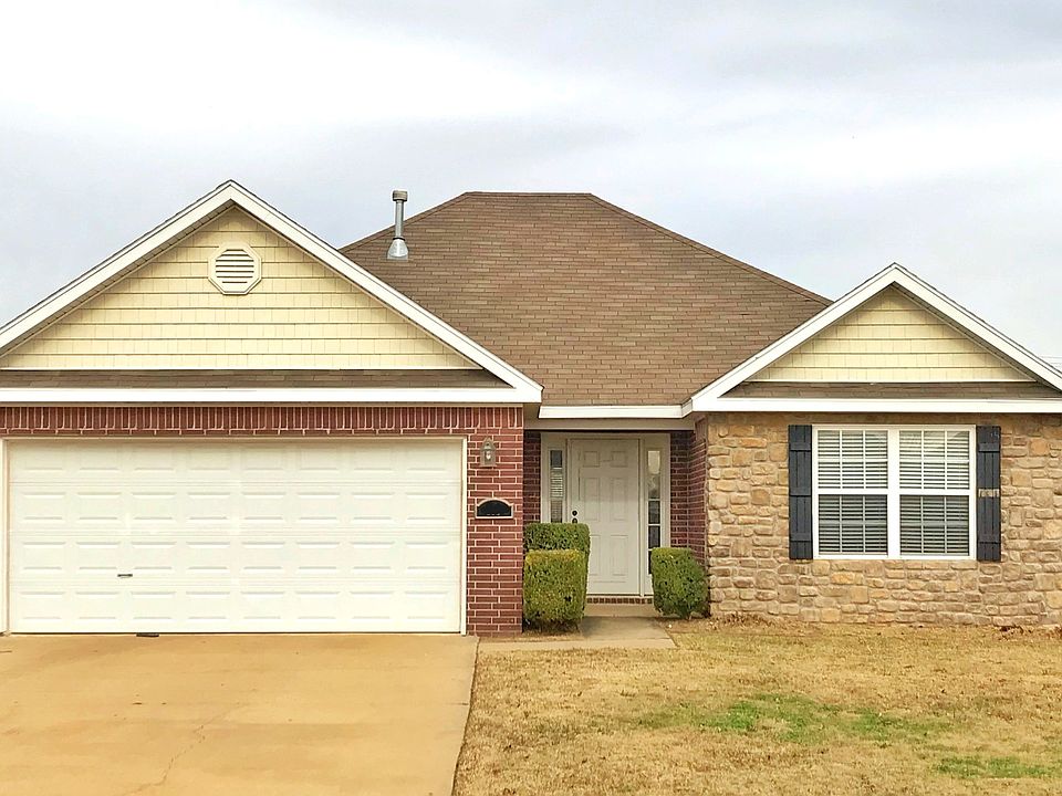 1st image of 309 E Sweetwater Dr