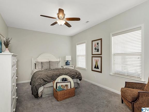 5th image of 29 Desert Oak Ct