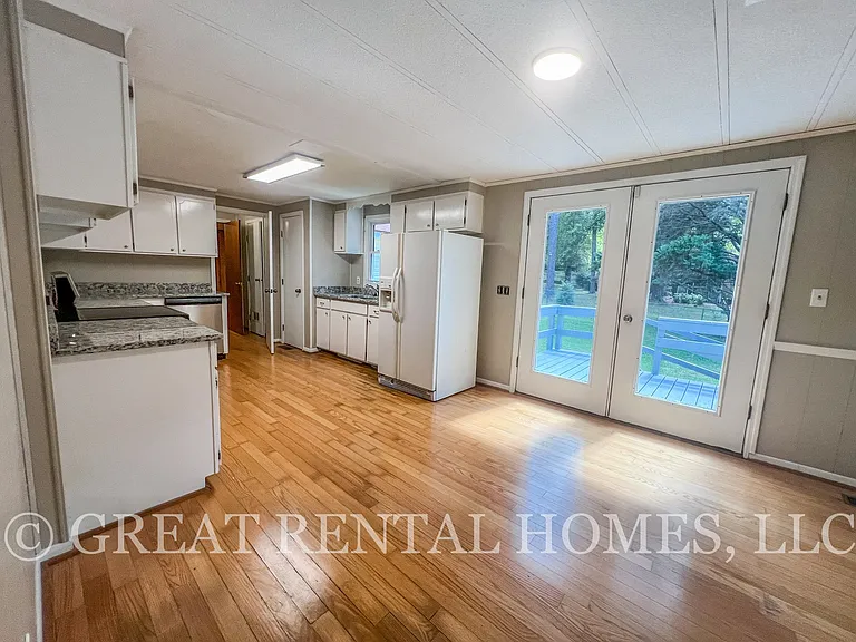 201 Chesterfield Pl — Photo 12