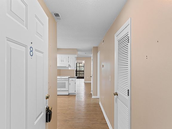 4th image of 4226 Pinehurst Circle #J-8