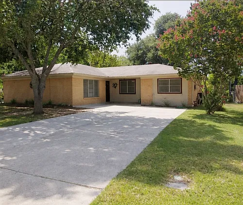 908 Lazy Ln Photo 1