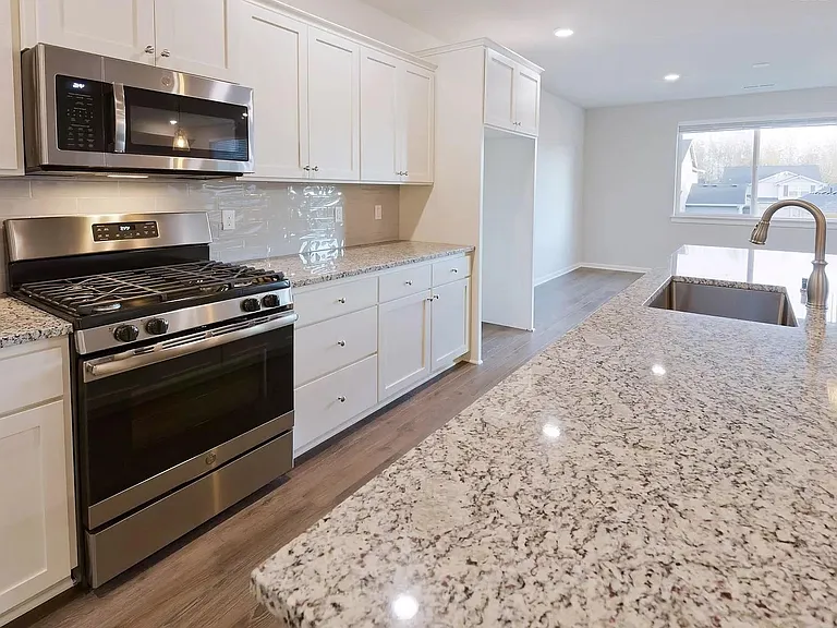 4172 S Kennedy Dr — Photo 5