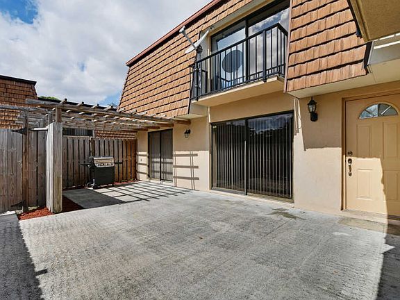 3rd image of 709 7th Ln #C