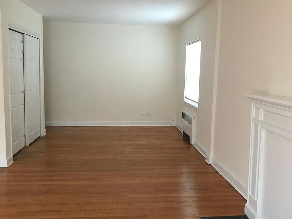 1st image of 52 Sherwood Ave Floor 1