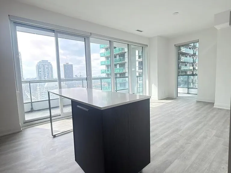 65 Broadway Ave #1609 — Photo 2