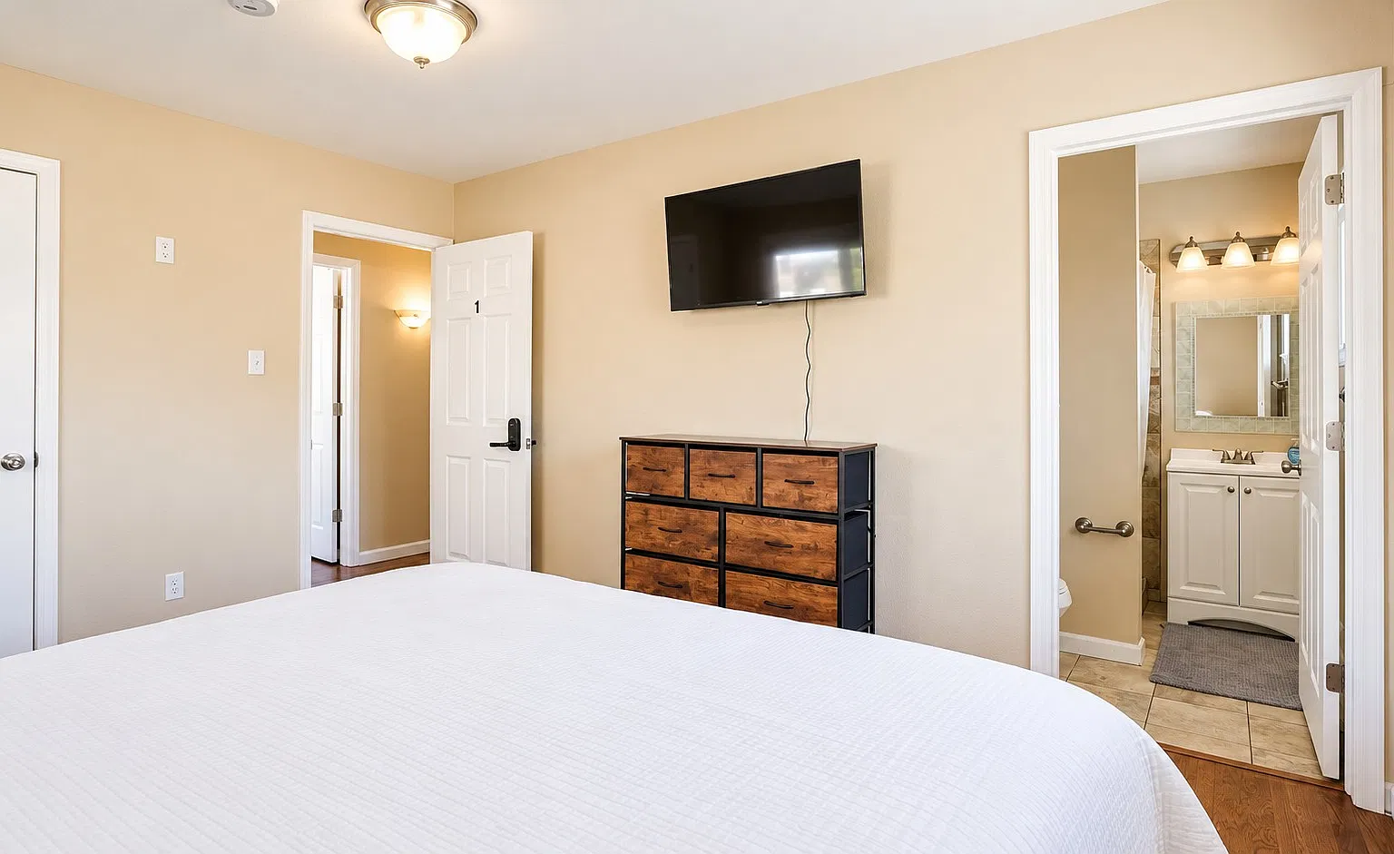 2203 Beech Ct — Photo 1