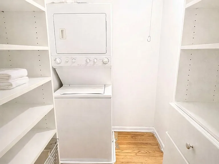 1404 W Estes Ave — Photo 13