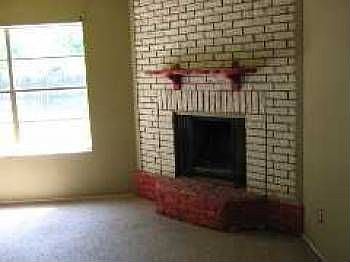 3rd image of 1910 Denfield Dr
