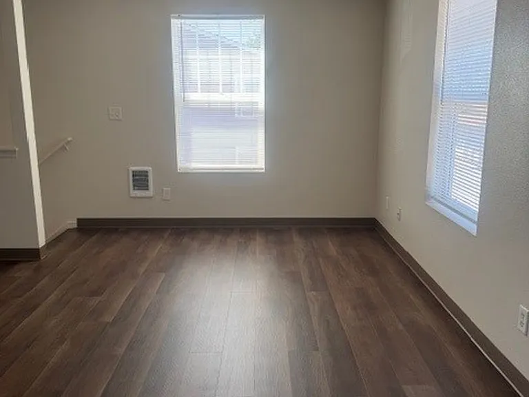 3440 Hawthorne Ave NE — Photo 13
