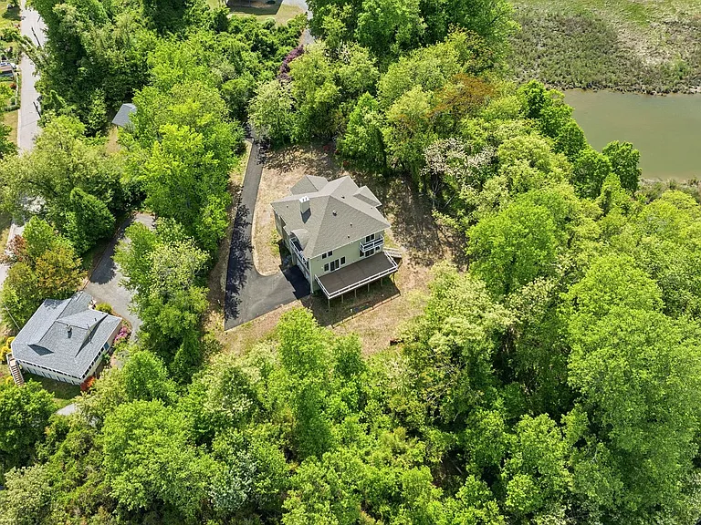 5116 Shore Dr — Photo 24