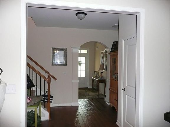 3rd image of 288 Ascott Ln