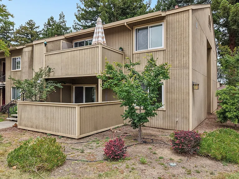 3383 Foxtail Ter — Photo 35