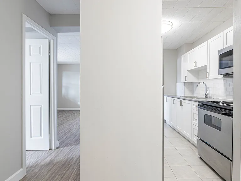 28 Helen Ave — Photo 10