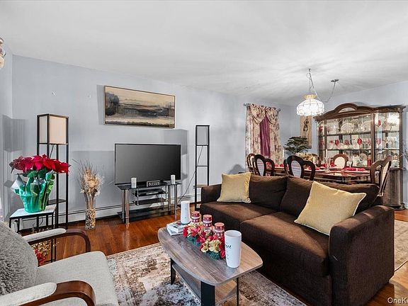 5th image of 351 Maple Avenue