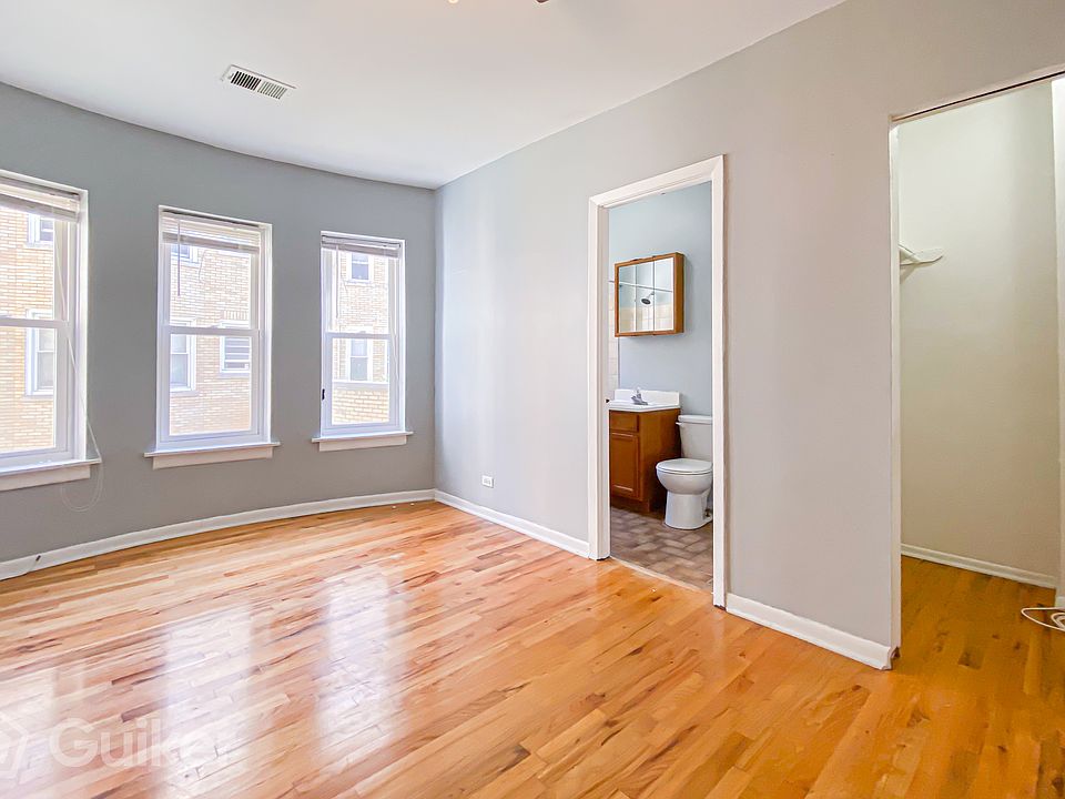 1st image of 4509G N Malden St #2A