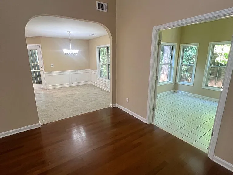824 Georgian Point Dr — Photo 11