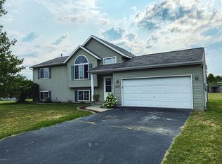16472 Antler Dr NE, Cedar Springs, MI 49319