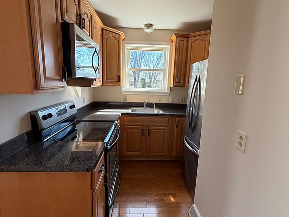 5th image of 517 Fivepointville Rd