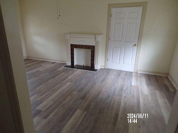 4th image of 1703 NW Oak Ave