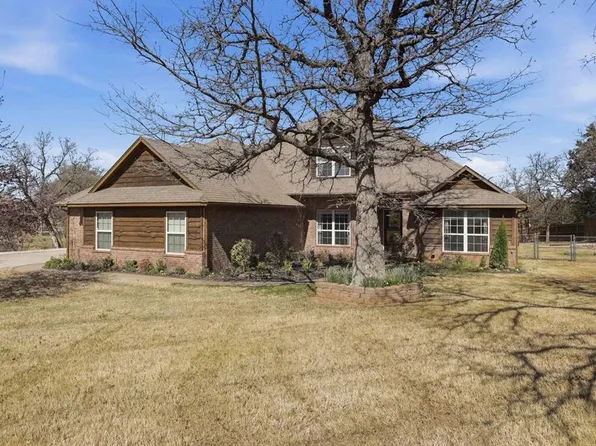 9950 Stone Crest Cir, Edmond, OK 73034