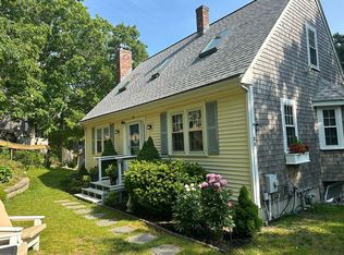 17 Manomet Rd, Bourne, MA 02532