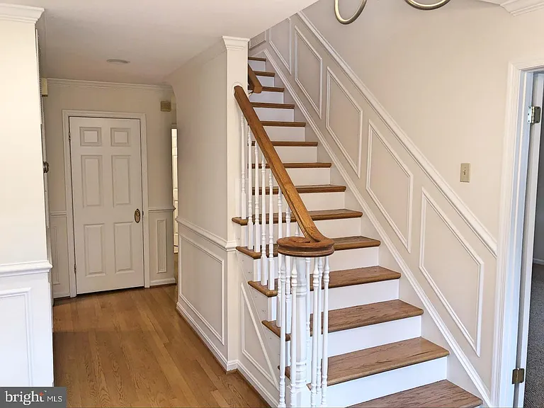 7327 Yates Ct — Photo 5