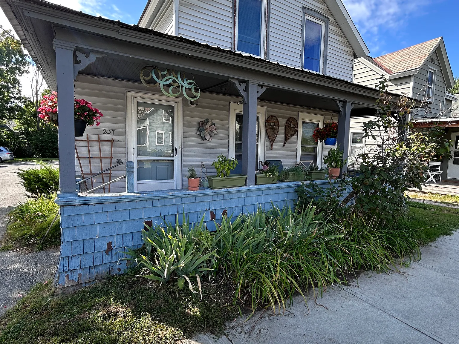 237 Elmwood Ave — Photo 2