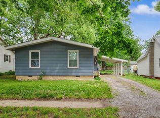 704 E Lincoln St, Monticello, IL 61856