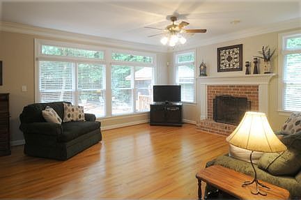 Spacious family rm w/raised hearth gas log FP
