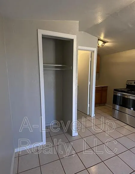 3909 S 14th Ave #3 — Photo 7