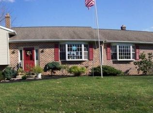 428 W Brubaker Valley Rd, Lititz, PA 17543