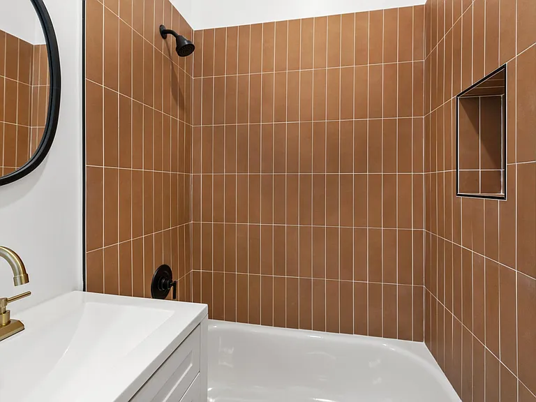 1221 E 1st St #12 — Photo 10