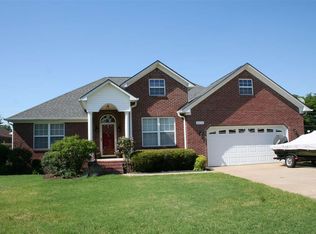 2233 Oakview Ave, Dyersburg, TN 38024