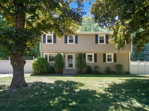 257 Elmwood St, North Attleboro, MA 02760