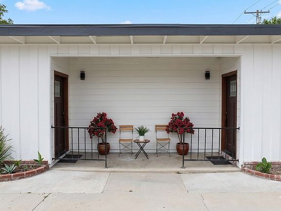 2nd image of 3246 W 135th St #B