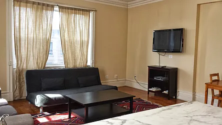 Rented by Lisa E. Christmas