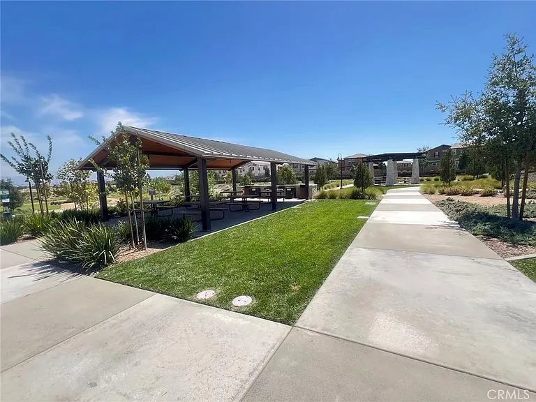 3977 E Huntington St — Photo 36