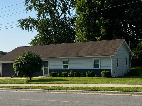 6 E College St, Marshall, MO 65340