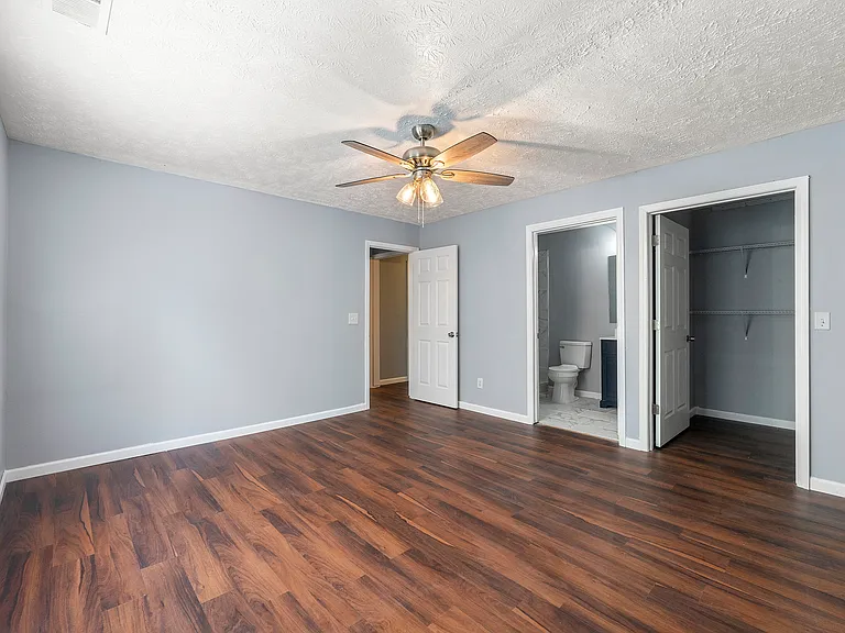 3247 Fairington Dr — Photo 17