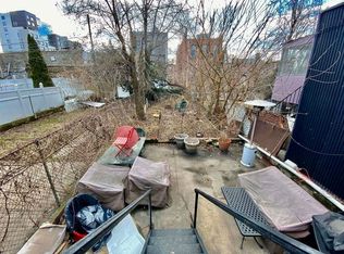 168 17th St #1F, Brooklyn, NY 11215