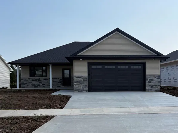 2211 E Golden Gate Dr, Appleton, WI 54913