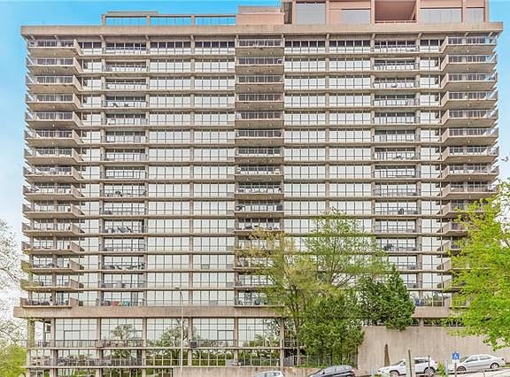 4th image of 600 Admiral Blvd APT 204