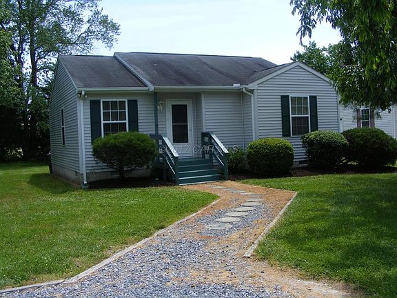 4th image of 12 Westminster Dr