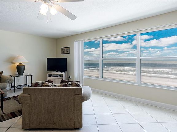 4th image of 19610 Gulf Blvd #314