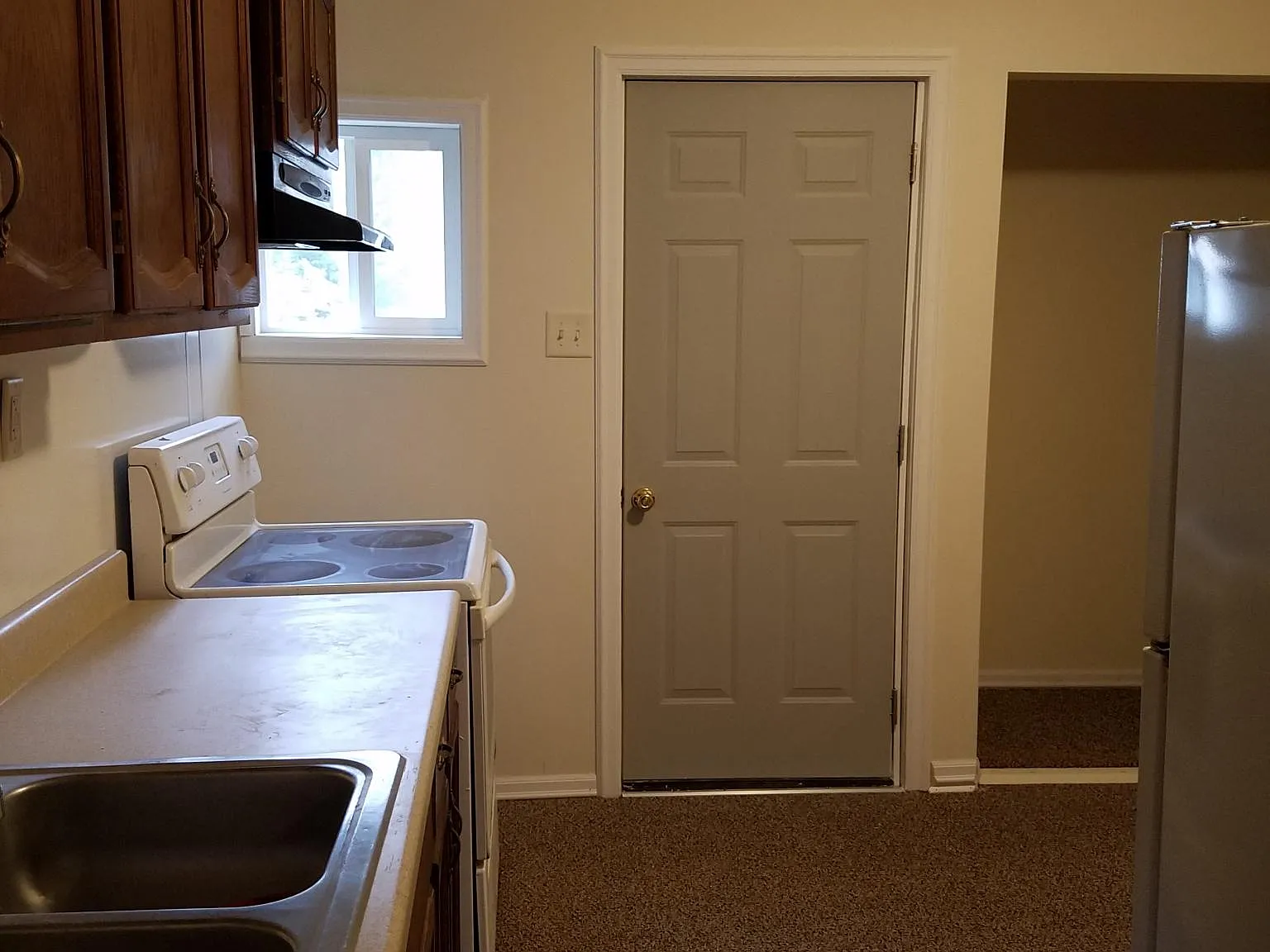 2 bed, 806 sqft, $1,075 — Photo 2
