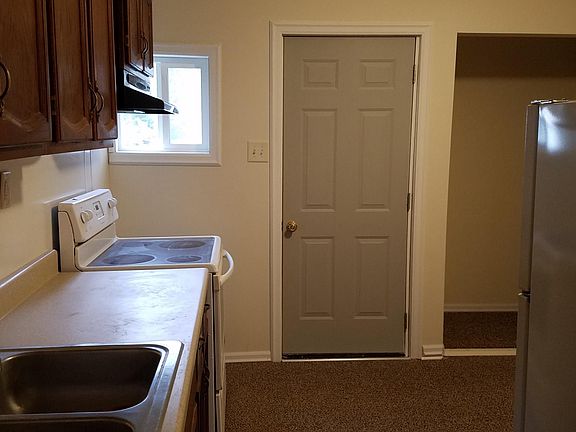 2nd image of 881 Center St