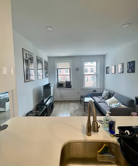 13 Peterborough St #23 — Photo 3